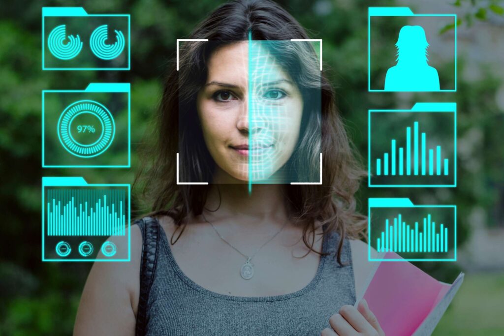 Mujer cuidando sus datos personales usados por inteligencia artificial
